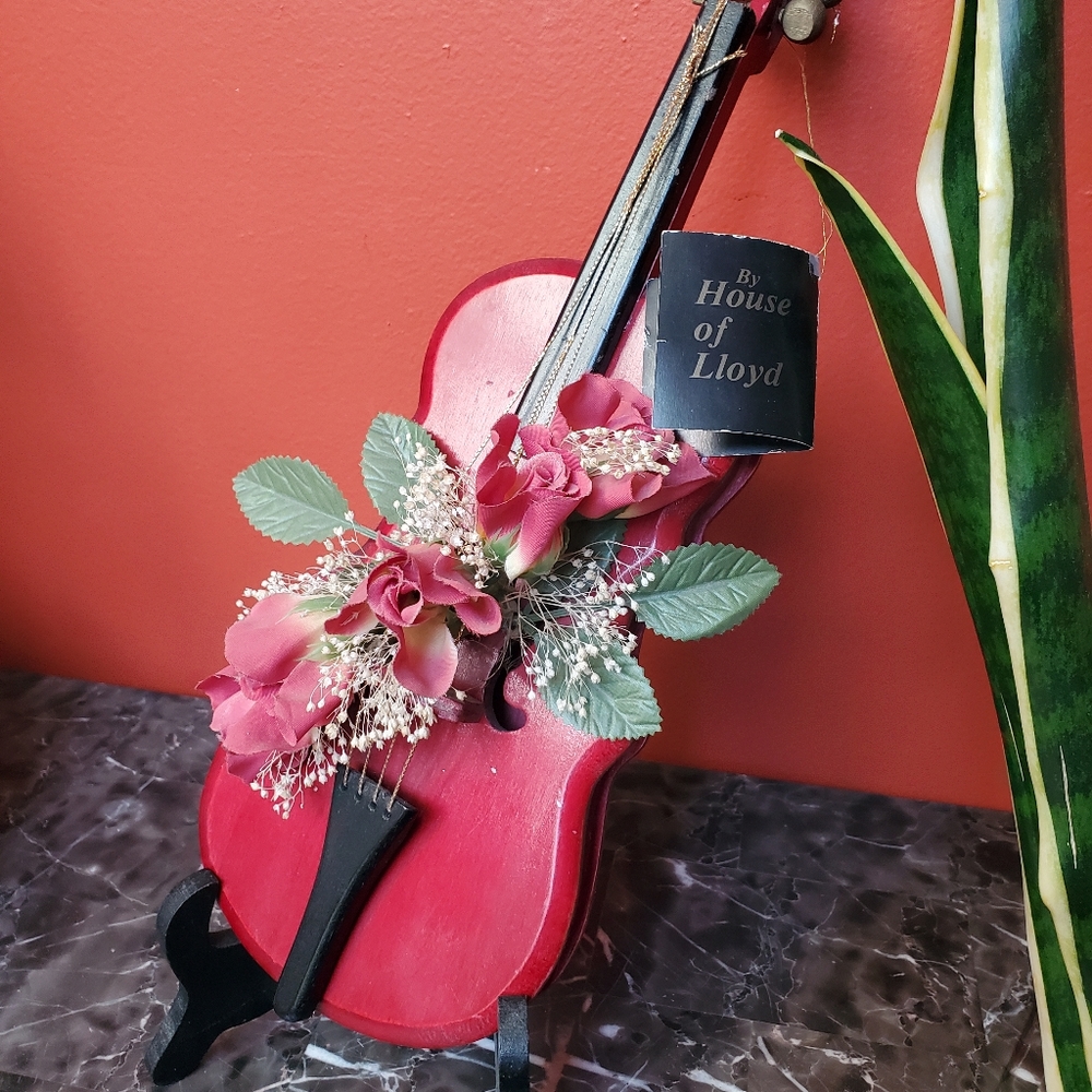 House of Lloyd Violin Christmas Around The World